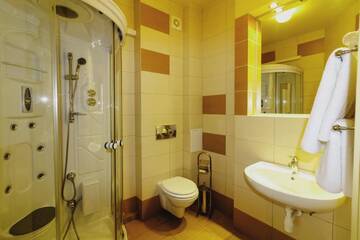 Фото номера Люкс Отели типа «постель и завтрак» HotelsLublin г. Люблин 5