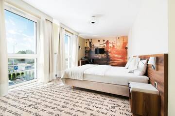 Фото номера Номер с кроватью размера «king-size» Отель Hotel Piano г. Люблин 2