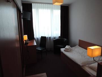 Фото номера Одноместный номер эконом-класса Отель Hotel PZMot г. Люблин 4