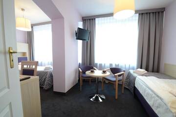 Фото номера Стандартный трехместный номер Отель Hotel PZMot г. Люблин 5