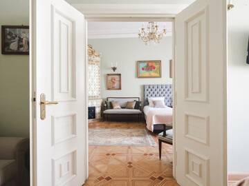 Фото номера Deluxe Suite with Market Square View I - 70 m2 Апарт-отели Boutique Residence - Rynek 16 г. Люблин 4