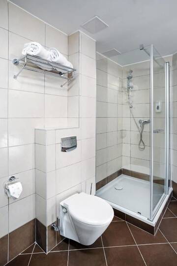 Фото номера Стандартный номер с кроватью размера &quot;king-size&quot; Отель Hotel Royal Botanic г. Люблин 5