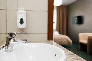 Фото номера Стандартный номер с кроватью размера &quot;king-size&quot; Отель Hotel Royal Botanic г. Люблин 7