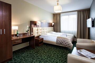 Фото номера Стандартный номер с кроватью размера &quot;king-size&quot; Отель Hotel Royal Botanic г. Люблин 11