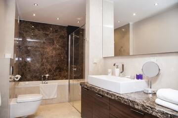 Фото номера Улучшенные апартаменты (для 2 взрослых) Апарт-отели Apartamenty Art Residence г. Люблин 7