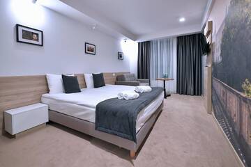 Фото номера Двухместный номер Делюкс с 1 кроватью Отель Lubhotel г. Люблин 2