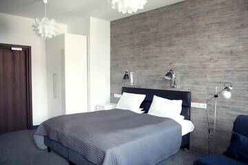 Фото номера Улучшенный двухместный номер с 1 кроватью Отель Hotel Grodzka 20 г. Люблин 4